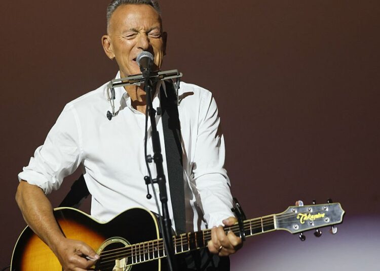 Springsteen Condemns 'King Trump's Private Army' in New Song