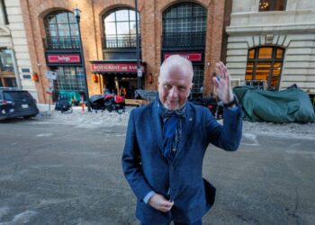 MIKE DEAL / FREE PRESS
                                Kenny Boyce, manager of Winnipeg’s film and special events, says it’s still a thrill to provide personalized recommendations to big stars.