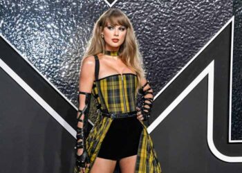 Taylor Swift, Kenny Loggins, members of Kiss and more get into Songwriters Hall of Fame