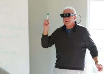 Esight Go