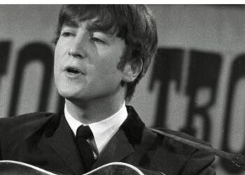 The Premeditated Joke That John Lennon Pulled In Front of the British Royal Family: “I Don’t Think It Was Spontaneous”
