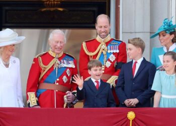 The world’s richest family worth £363.4bn more than Kardashians and Royals cimbined | World | News