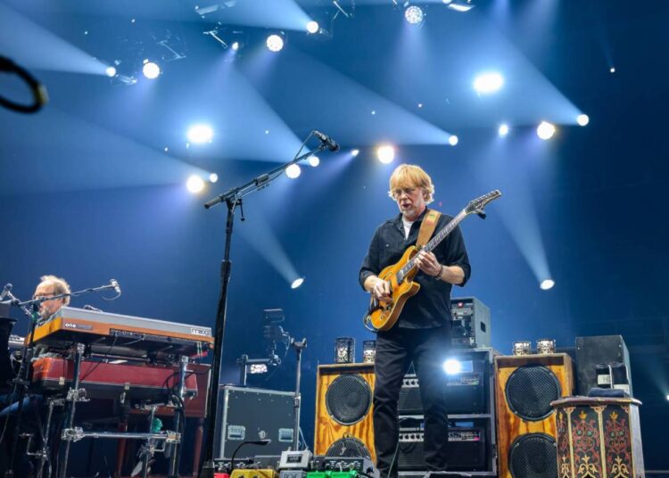 Watch Phish Ring In The Near Year By Playing Prince's 'Cream' at MSG