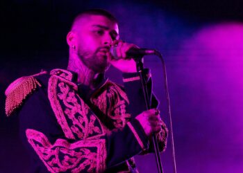 Watch ZAYN debut new single 'Die For Me' at Las Vegas residency