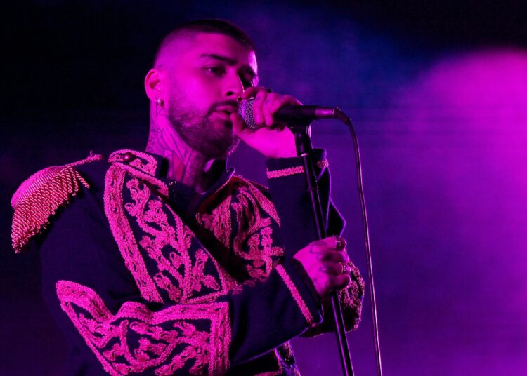 Watch ZAYN debut new single 'Die For Me' at Las Vegas residency
