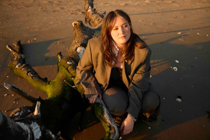 Wendy Eisenberg Announces New Self-Titled Album: Hear "Meaning Business"