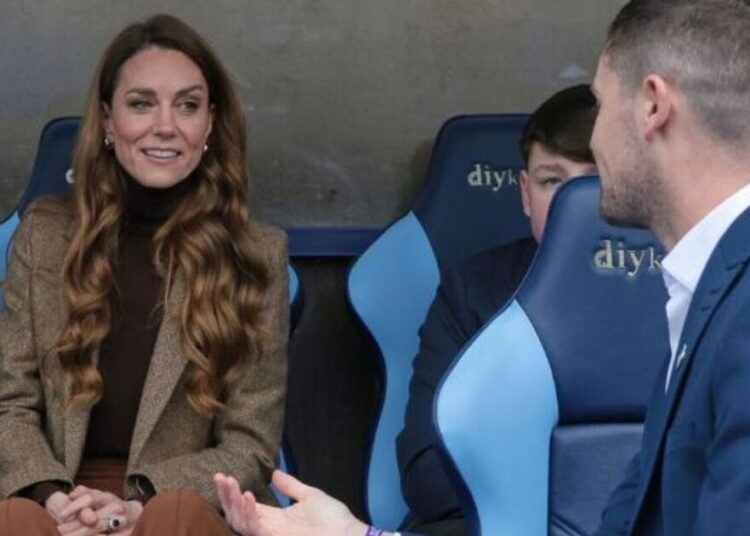Where to buy Princess Kate's wide-leg trousers | Royal | News
