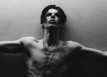 Yungblud Goes Behind the Scenes of His Australia Shows in New Video