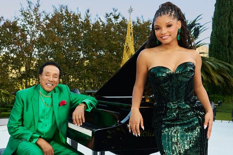 ‘A Motown Christmas’ on NBC – Hosts, Performers, Song List & Celebrity Guests Revealed! | A Motown Christmas, Andra Day, Ashanti, BeBe Winans, Broadway, Gladys Knight, Halle Bailey, Jamie Foxx, JoJo, Jordin Sparks, Martha Reeves, Martha Reeves and the Vandellas, mgk, MJ the Musical, Music, NBC, October London, Pentatonix, Smokey Robinson, Television, The Temptations | Celebrity News and Gossip | Entertainment, Photos and Videos