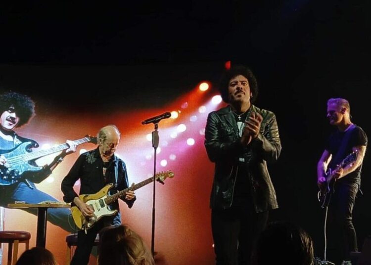 Singer Peter Smith in Phil Lynott tribute
