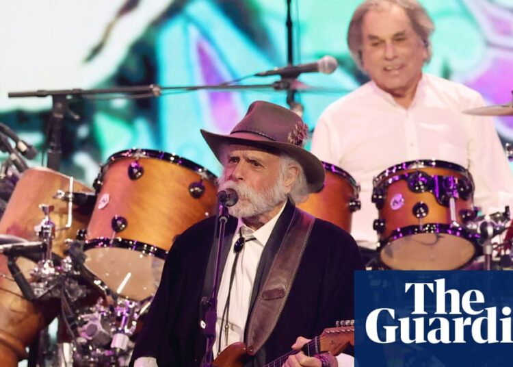 ‘The last actual hippie’: musicians pay tribute to the Grateful Dead’s Bob Weir | Grateful Dead