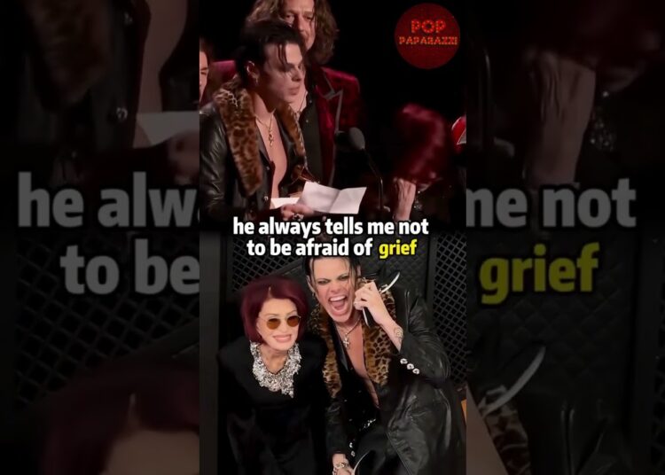 No wonder only Yungblud can touch Sharon’s high heels #fyp #usa#celebrity #youngblud #sharonosbourne