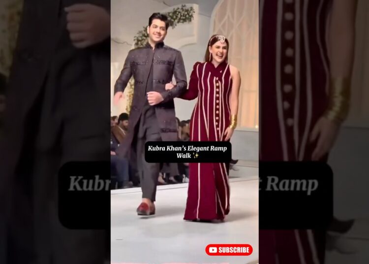 Kubra Khan’s Elegant Ramp Walk ✨ #shorts #shortsfeed #kubrakhan #rampwalk #ytshorts #celebrity
