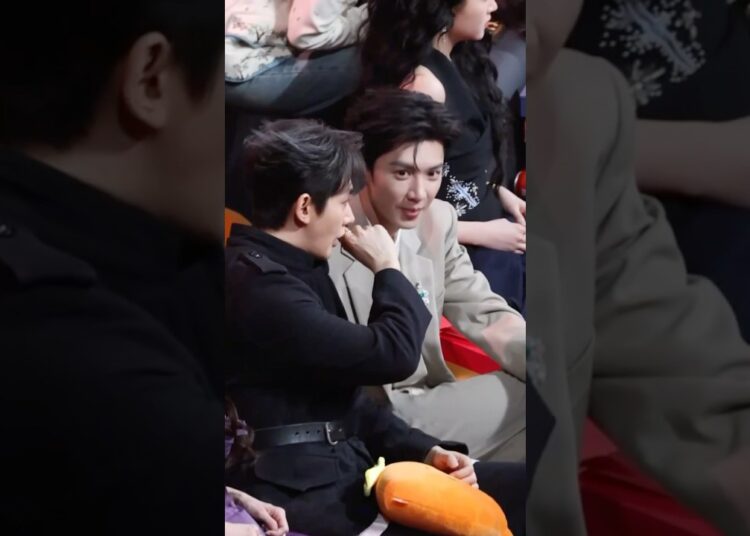 Some gossip between Deng Wei & Chen Zheyuan at the WeiboNight😁 #shorts #viral #chenzheyuan #dengwei
