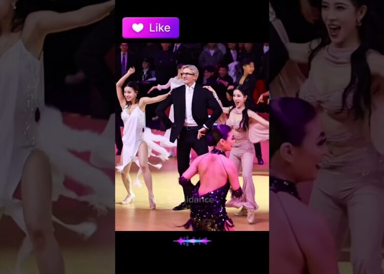 Dancing lady #dance #happydance #trending #shorts #healthyfun #beautiful #foryou #music #dancer