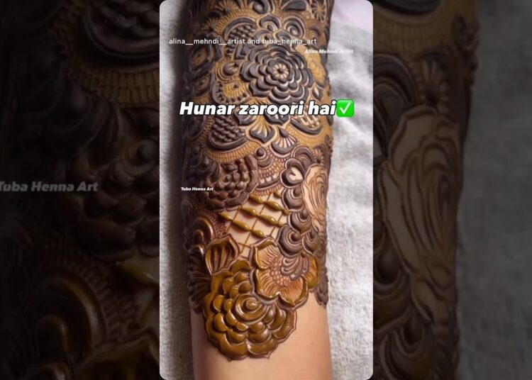 Hunar Bhut Zaroori Hai | Professional Henna Artist | Bridal Mehndi #youtubeshorts #mehndi #viralart