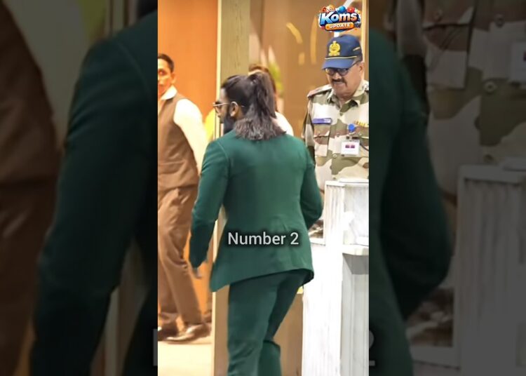 Aapko kon c Car Pasand aayi ? #bollywood #celebrity