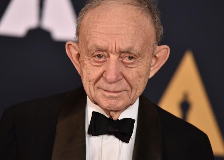 Oscar-winning filmmaker Frederick Wiseman dies, leaving legacy of American institutions | Celebrity News