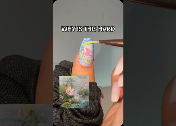 Artist tries Nail Art 💅🏽