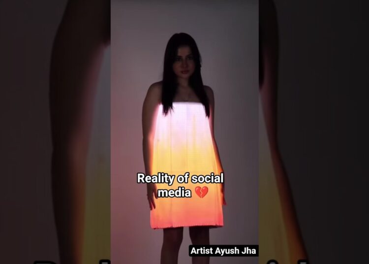 reality of social media 💔. #art #viral #newsong #tranding #artist