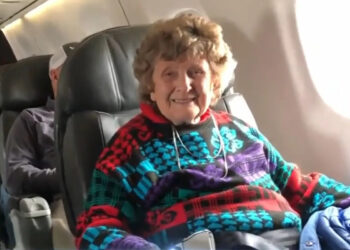 88-Year-Old Grandmother Flies for the First Time on Plane Piloted by Her Grandson: 'I Felt Like a Spoiled Celebrity'
