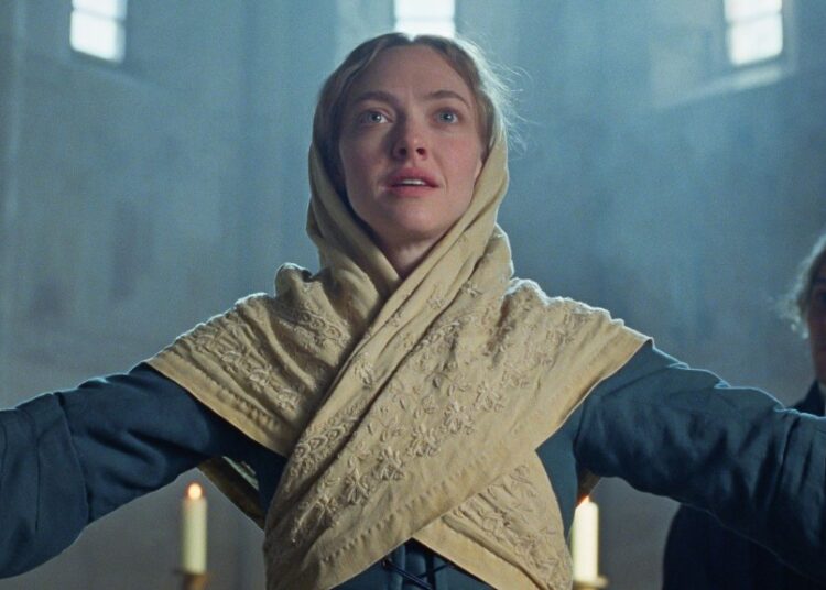 Amanda Seyfried’s Prosthetic Butthole Is Resurrecting Me from the Dead