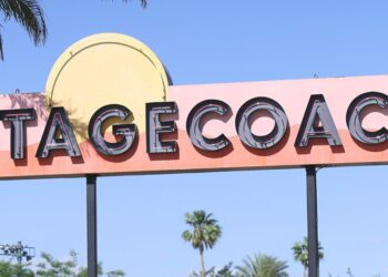 INDIO, CALIFORNIA - APRIL 27: (FOR EDITORIAL USE ONLY) Festivalgoers attend the 2025 Stagecoach Festival on April 27, 2025 in Indio, California. (Photo by Frazer Harrison/Getty Images for Stagecoach)