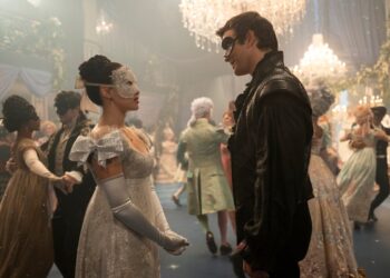 Yerin Ha as Sophie Baek and Luke Thompson as Benedict Bridgerton in "Bridgerton."