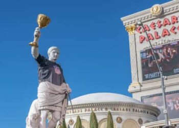 caesars-sportsbook-sculpture
