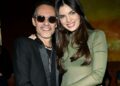 Marc Anthony puts Nadia Ferreira and her baby bump to dance during his Premio Lo Nuestro performance
