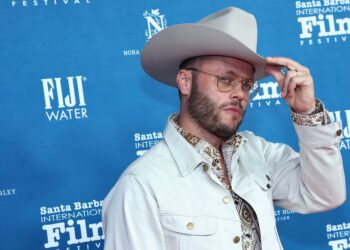 Country singer blasts Donald Trump as he praises Bad Bunny - Celebrity News - Entertainment
