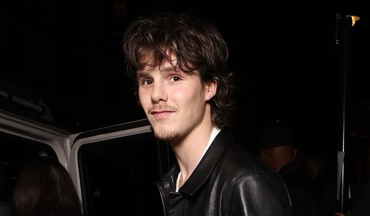 Cruz Beckham Drops New Song ‘Find Your Love,’ Wants Fans to ‘Interpet it in Their Own Way’ | Cruz Beckham, First Listen, Lyrics, Music | Celebrity News and Gossip | Entertainment, Photos and Videos