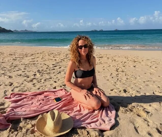 'Dirty Dancing' Star Jennifer Grey Shows She Still Has 'It' In Beach Bikini Pic