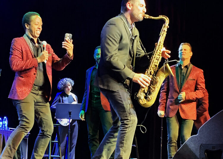 A little sexy saxophone makes every Doo Wop song better.