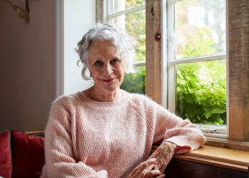 Historical author Philippa Gregory says it¿s time for the monarchy to be consigned to history
