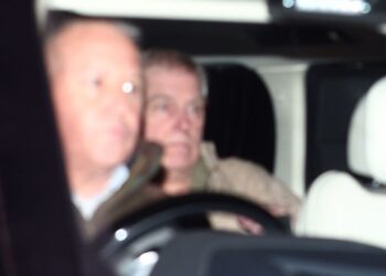 Ex-prince Andrew LIVE: Royal fans' 2-word verdict on King's statement | Royal | News
