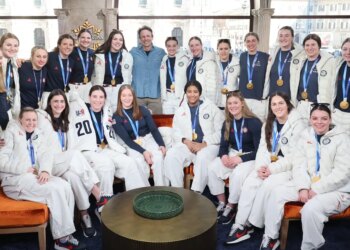 Fans Say U.S. Hockey Women Already Beat The U.S. Men's Meal At White House