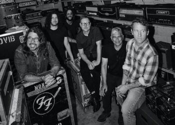 Foo Fighters - 2025 - Elizabeth Miranda