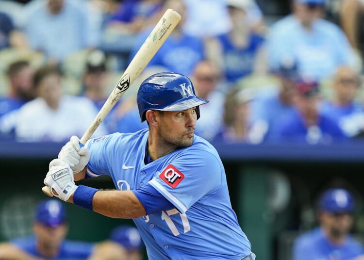 Former Cincinnati Reds Catcher Signs With Kansas City Royals