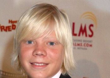 Former child actor died in pain aged 33 after shingles diagnosis - Celebrity News - Entertainment