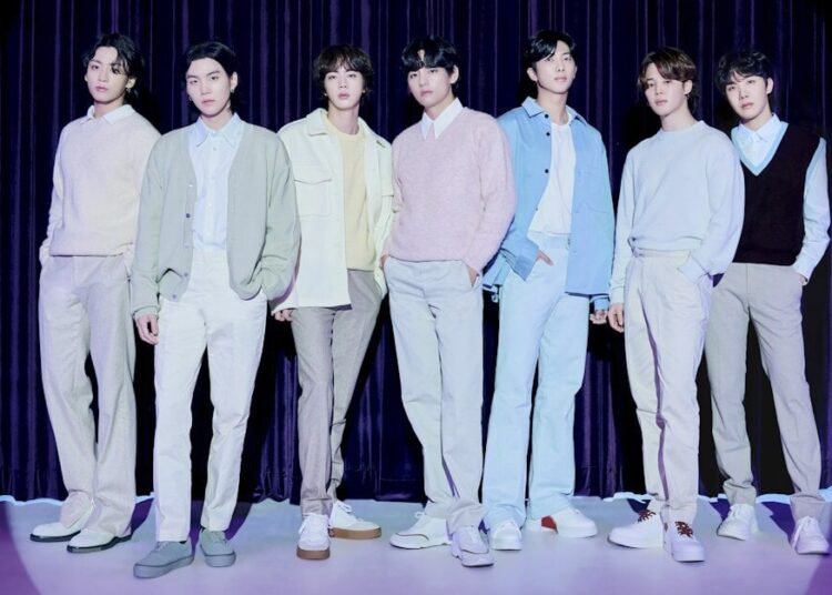 HYBE says Weverse hit 12m monthly users last year – and that it’s turning casual fans into superfans