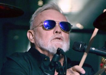 Hear Roger Taylor's Seething New Single, 'Chumps'