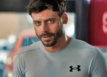 Francois Arnaud as Scott Hunter on Heated Rivalry