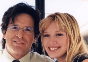 Hilary Duff Mourns ‘Lizzie McGuire' TV Dad Robert Carradine: 'This One Hurts'