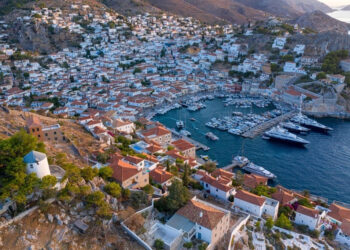 Hollywood, Brad Pitt Coming to Hydra