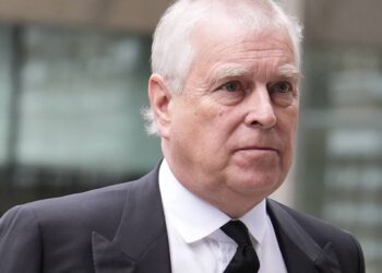 'I'm Andrew Mountbatten-Windsor's friend – he blames two family members for treatment' | Royal | News