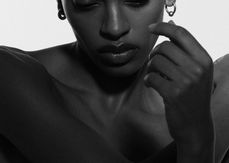 Singer Annahstasia black and white portrait Yana Yatsuk.