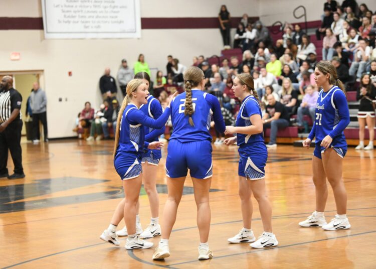 Jay Royals top Hoboes to advance to regional final