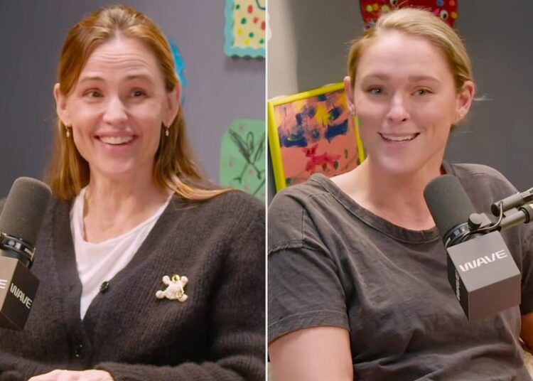 Jennifer Garner; Kylie KelceCredit: Not Gonna Lie with Kylie Kelce/YouTube (2)