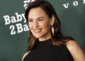 Jennifer Garner balances life amid new film shooting